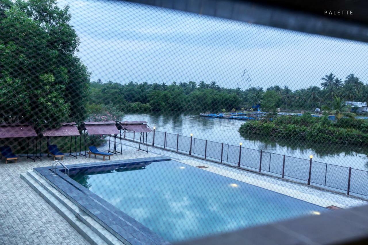 Grand Ayur Island Hotel Perumbalam Eksteriør billede